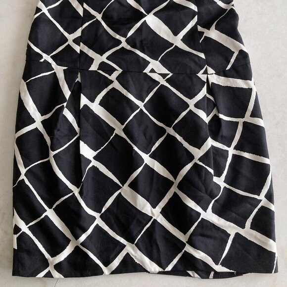 Club Monaco 100% silk black & white diamond print short sleeve dress, round neck - Picture 4 of 9